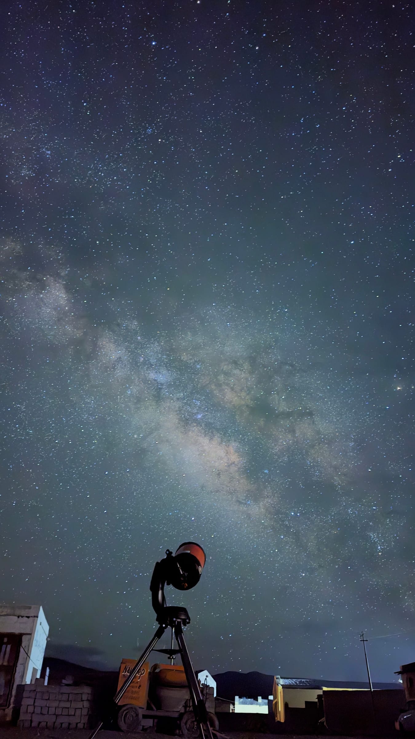 A telescope under the Milky Way at Hanle