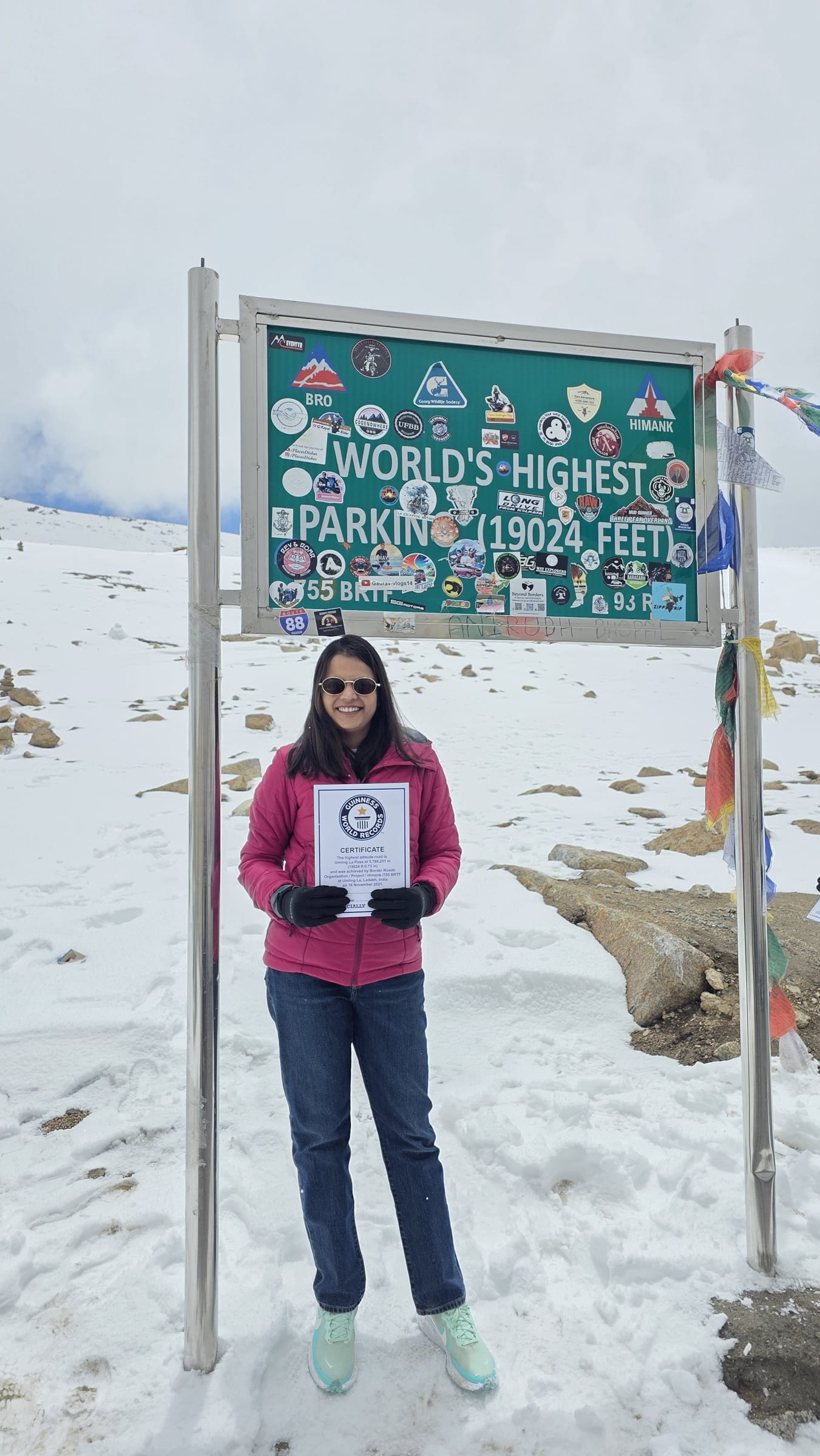 The World's Highest Parking sign at Umling La